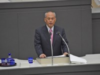 舛添知事「都民の理解を得て進めたい」都民「（もうどっちでもいいから早く進めてよ…）」って気がする、新国立競技場問題