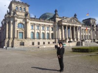 すべてが「ガラス張り」！ドイツの国会議事堂の、徹底した建築思想