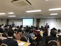 異なる立場と意見を収斂せよ！議会の「会派」を疑似体験
