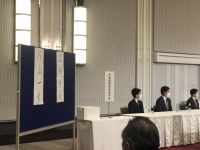 大阪維新の会・新代表に吉村洋文府知事を選出。新四役は平均年齢44歳で、改革の歩みは止まらない